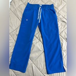 Cargo scrubs, petite length in medium.